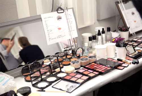Ingin Memulai Karier MUA (Make Up Artist) dengan Modal KTA Ini Cara Mengatur Keuangannya 2 - Finansialku