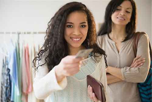 Moms, Ini 8 Kesalahan yang Harus Dihindari saat Pakai Kartu Kredit 02 - Finansialku
