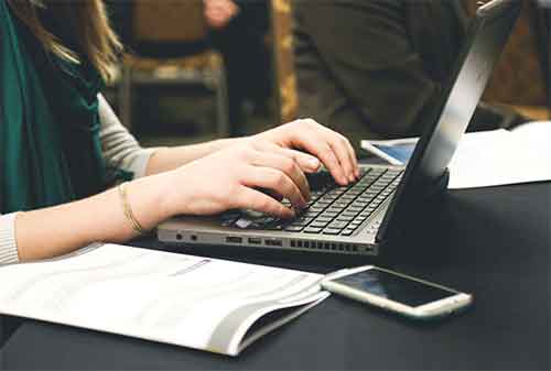 Bisnis yang Menguntungkan Sebagai Blogger Ini Model Bisnisnya dan Berapa Keuntungannya 2 - Finansialku