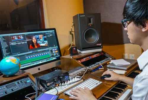 Kisah Sukses Eka Gustiwana, Vlogger Sukses Indonesia 05 - Finansialku