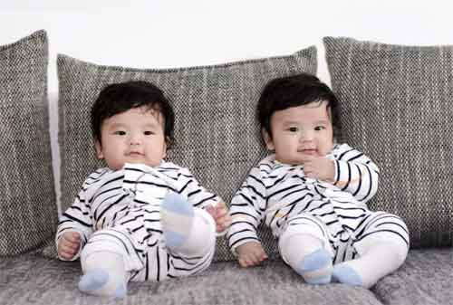 Moms Punya Bayi Kembar Berikut 7 Pengeluaran yang Harus Anda Waspadai dan Solusinya 01 - Finansialku
