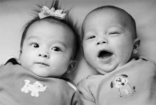 Moms Punya Bayi Kembar Berikut 7 Pengeluaran yang Harus Anda Waspadai dan Solusinya 02 - Finansialku