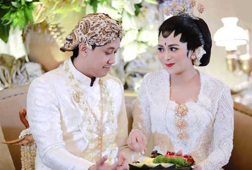 Menyiapkan-Biaya-Pernikahan-Setahun-01-Finansialku