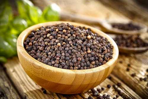 7-Bumbu-Dapur-Termahal-5-Lada-Hitam-Finansialku