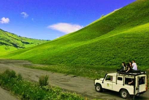 Paket Wisata Bromo 04 Bukit Teletubbies - Finansialku