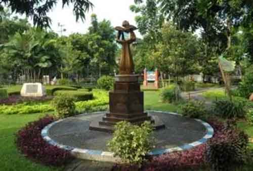 Taman di Surabaya 07 - Taman Prestasi
