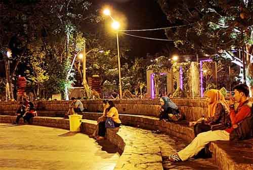Taman di Surabaya 27 - Taman Bungkul