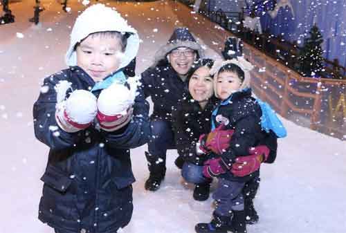 Tempat Wisata di Singapura 41 Snow City Singapore - Finansialku