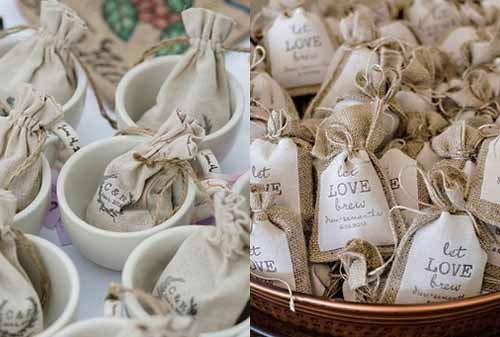 DIY-Ide-Souvenir-Pernikahan-Menawan-7-Finansialku