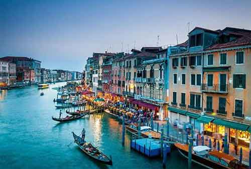 Tempat Wisata yang Akan Hilang Dari Muka Bumi 03 Venice - Finansialku
