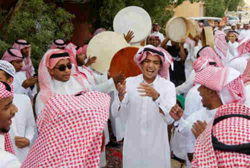 Tradisi Unik Lebaran di Dunia 01 Arab Saudi - Finansialku