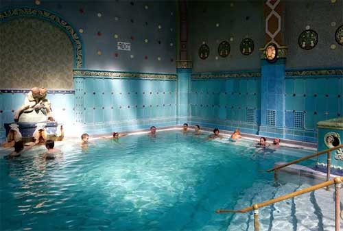Kolam Renang Termahal di Dunia 08 Gellert Thermal Baths - Finansialku