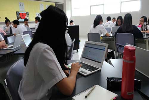 Moms, Dana Pendidikan Itu Penting, Tapi Jangan Boros Dengan 5 Hal Berikut Ya 03 Sekolah Mahal - Finansialku