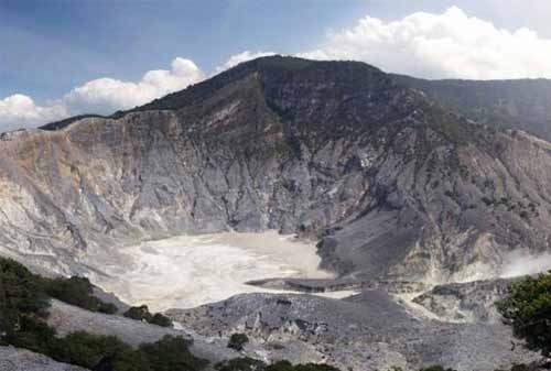 Cerita Sangkuriang Gunung Tangkuban Parahu 02 - Finansialku