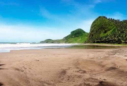 Tempat Wisata Jawa Tengah 05 Pantai Pecaron - Finansialku