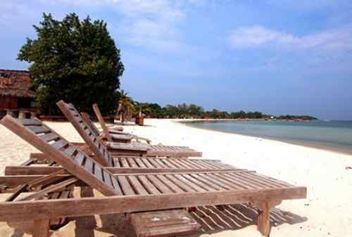 Tempat Wisata Jawa Tengah 07 Pantai Bandengan - Finansialku