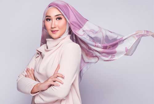 Gak Perlu Pusing! Ini Dia Tren Model Hijab Lebaran Tahun 2019 02 - Finansialku