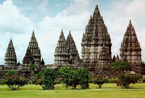 Wisata Candi Prambanan 02 - Finansialku