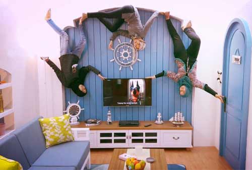 Wisata Selfie 04 (Upside Down World Bandung - Finansialku