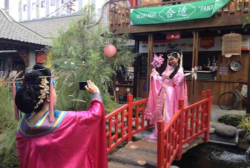 Wisata Selfie 05 (China Town Bandung) - Finansialku