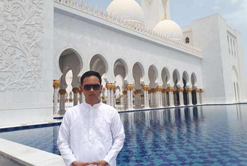 Sheikh Zayed Mosque 05 (kolam di sisi Sheikh Zayed Mosque) - Finansialku