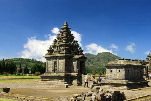 Wisata Dieng 05 (Kompleks Candi Dieng) - Finansialku